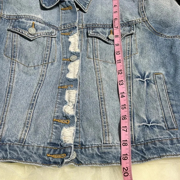 Vigoss jean jacket size small distressed ￼ - Picture 9 of 9